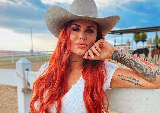 Biografía de Elena Larrea